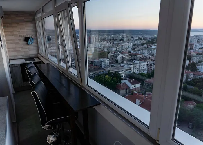 Viewtopia - Where Glows Beneath Your Feet By Flat Mаnаger Lejlighed